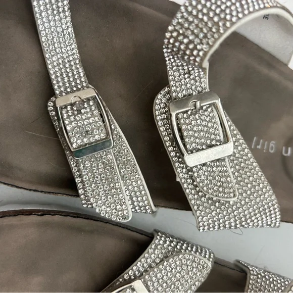 WOMEN'S MADDEN GIRL BUNNY FOOTBED SANDALS Size 10 Women
Worn maybe twice - Picture 4 of 5